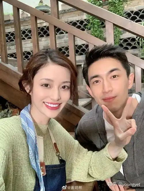 林更新绯闻女友竟然也是换头女孩网友怕是帮撕葱管理了整个鱼塘
