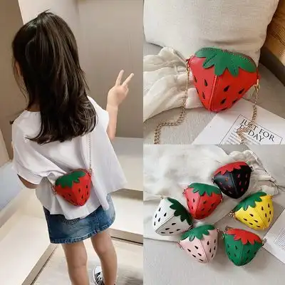 儿童包包女小女孩女童公主单肩斜挎包2020新款草莓零钱包可爱配饰
